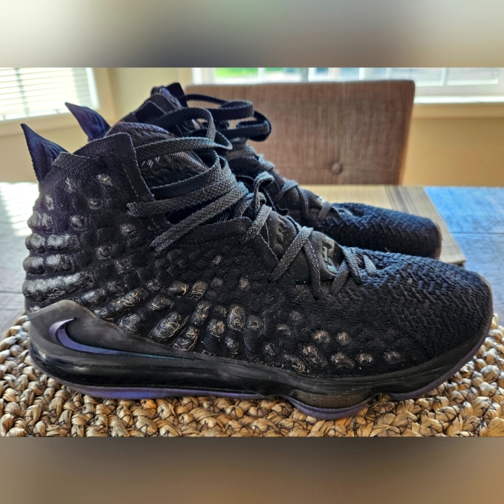 Nike Lebron 17 EP "Global Currency "